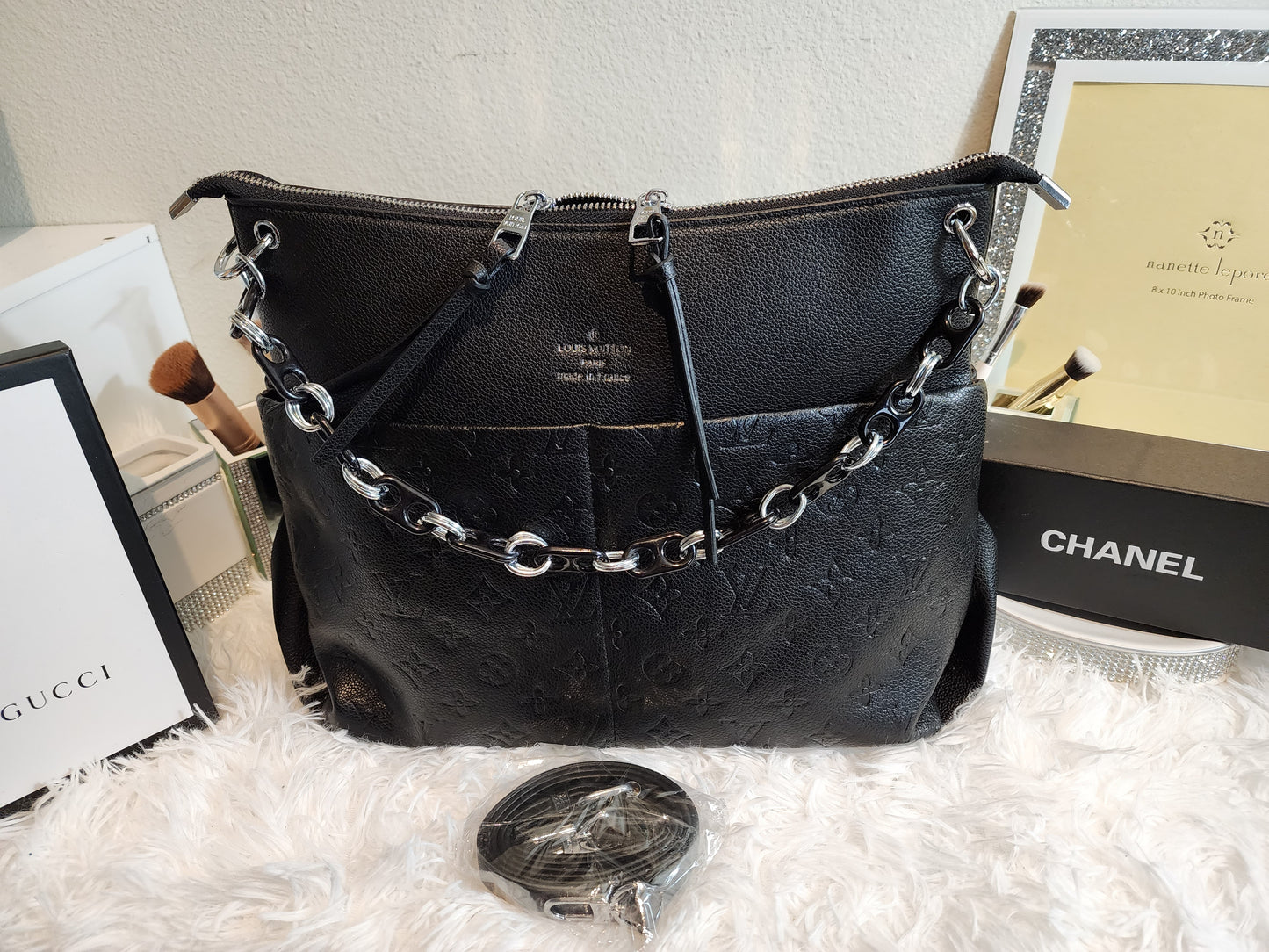 LV17 LV MAIDA HOBO BLACK