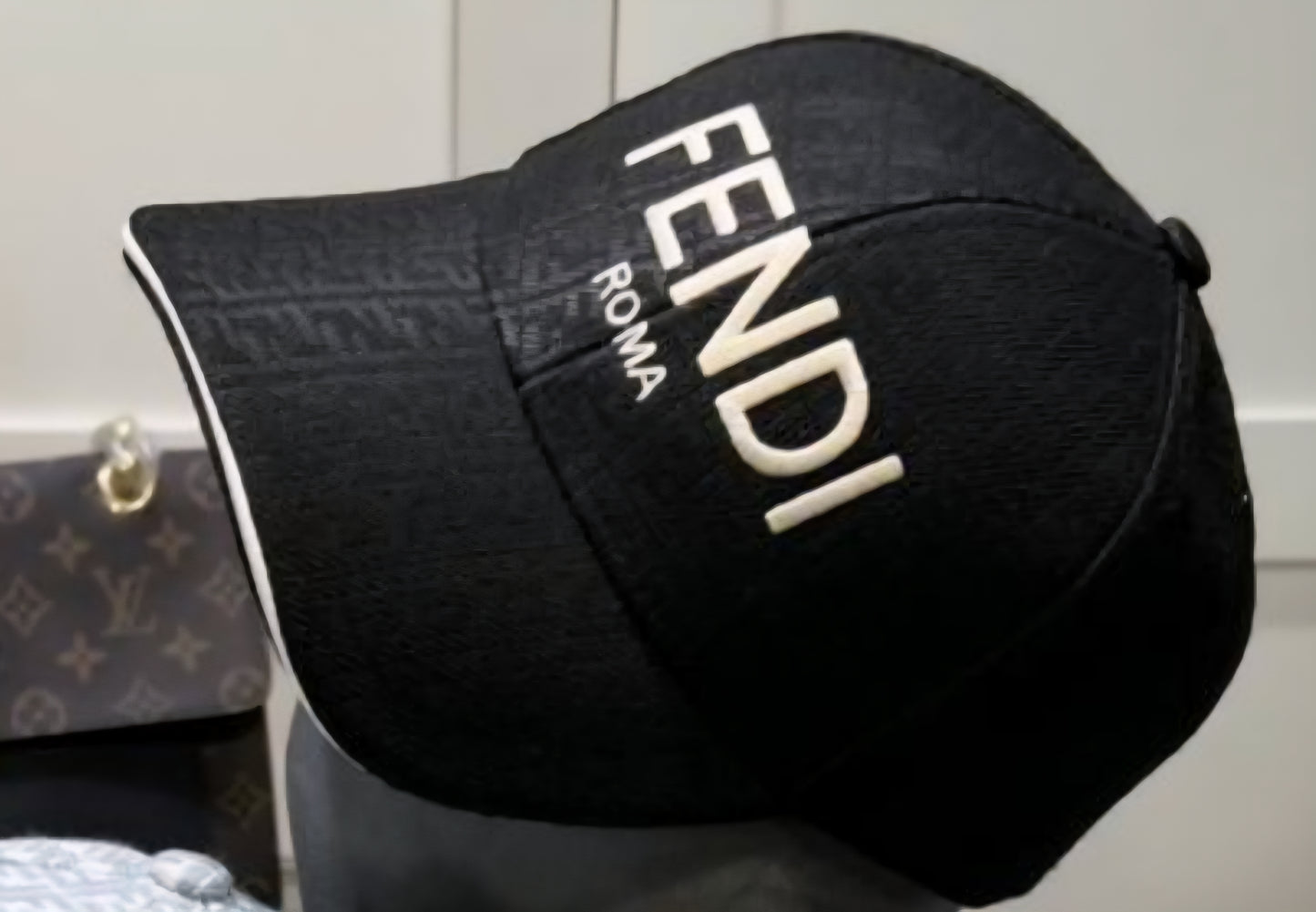 FEN Black White Cap 015