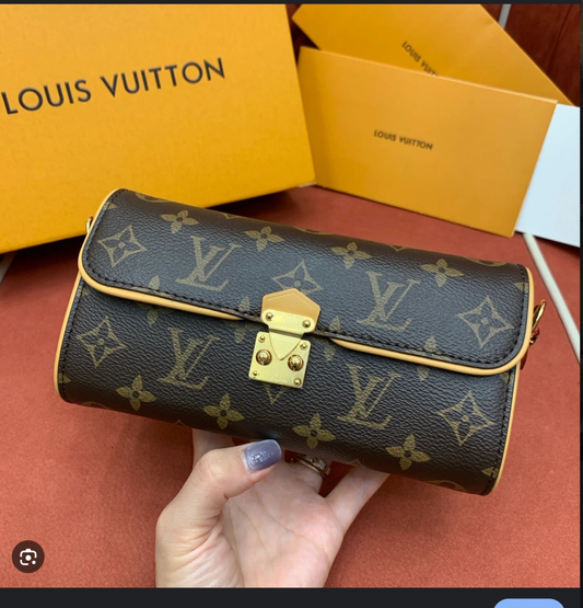 LV28  LV Mini Deuxville