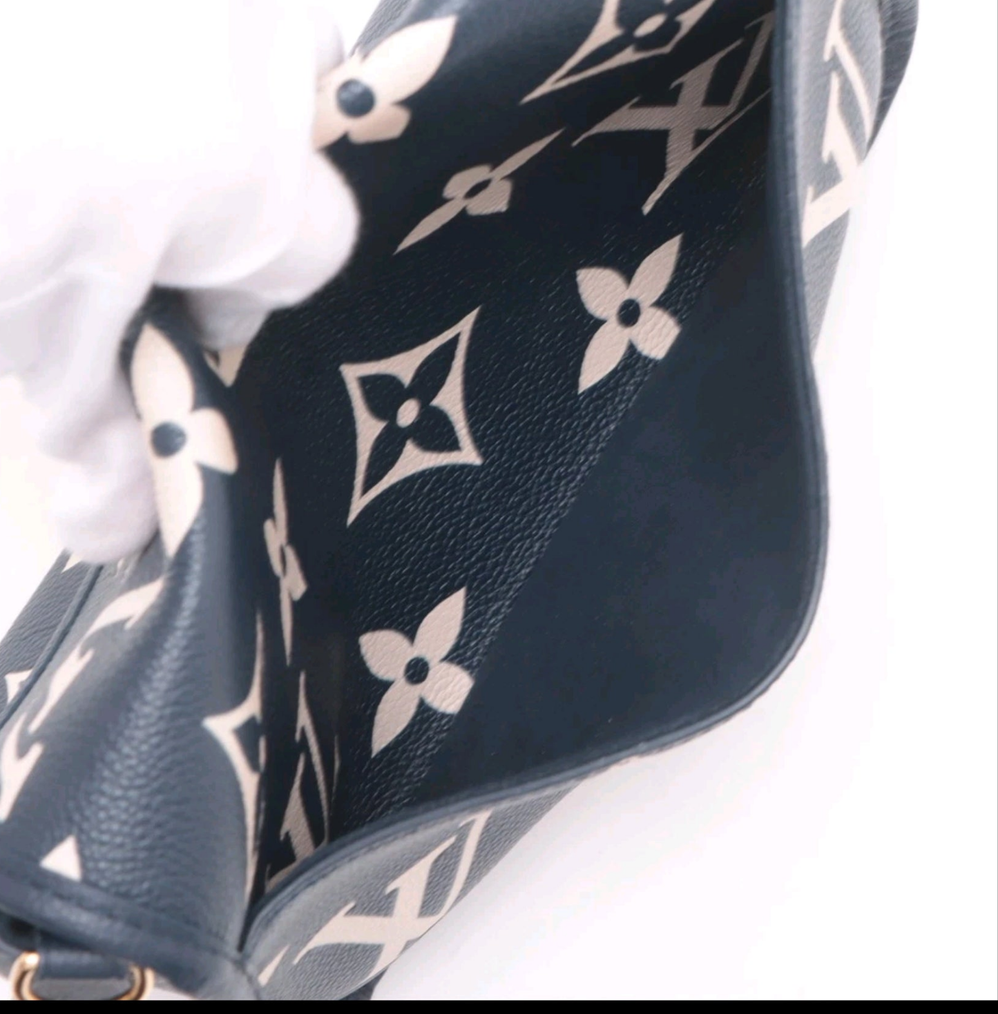 LV 25 LV Diane Black/White