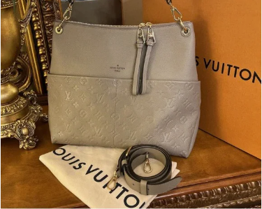 LV16 LV Maida Hobo Tan Touterelle
