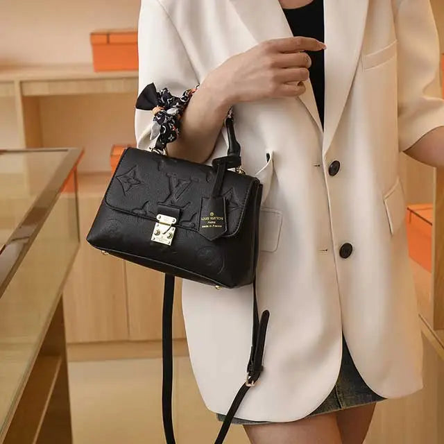 LV19 LV Monogram Madeleine Empriente