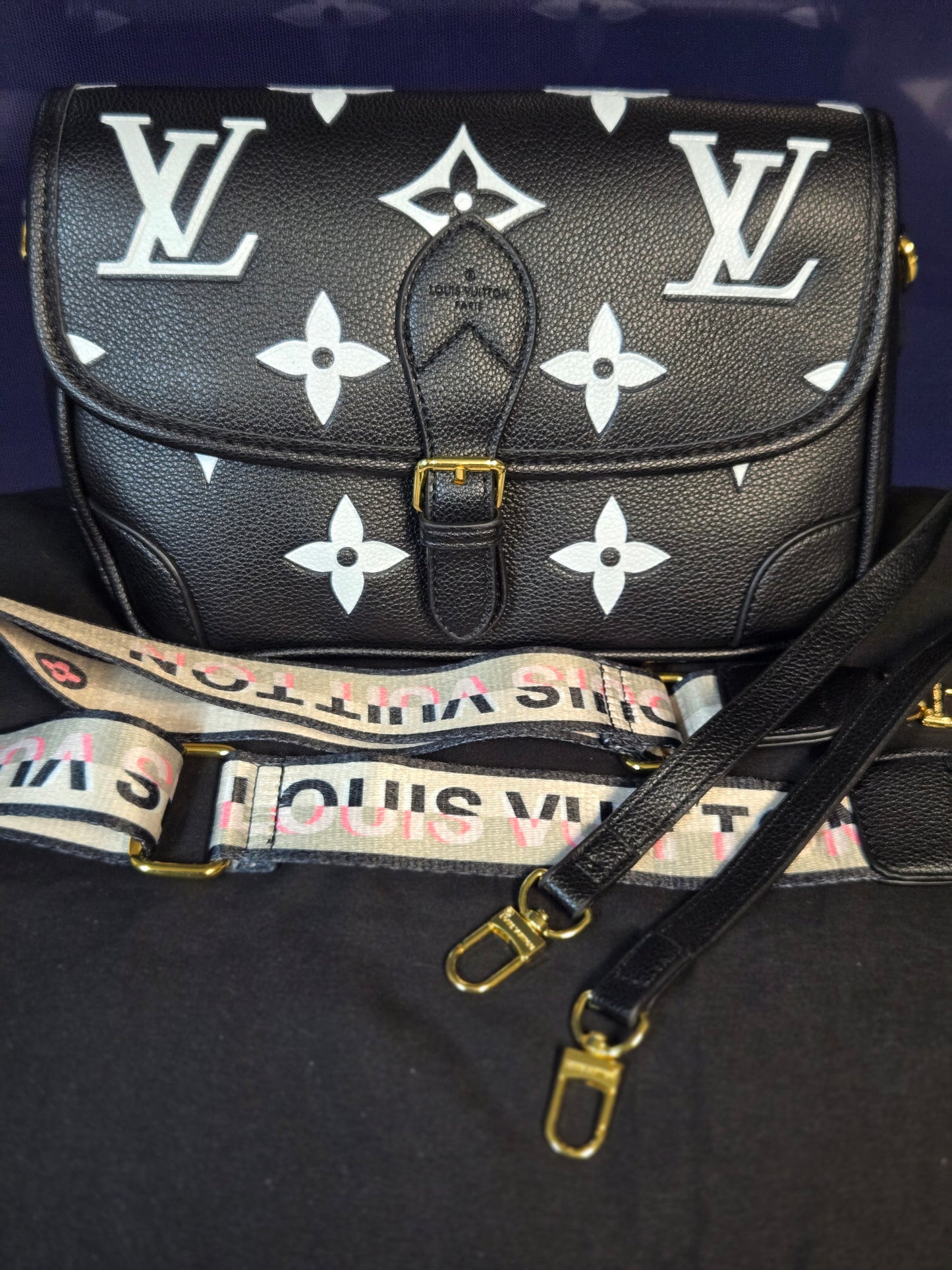 LV 25 LV Diane Black/White
