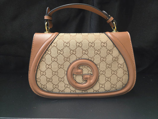 GU 10 Blondie Monogram