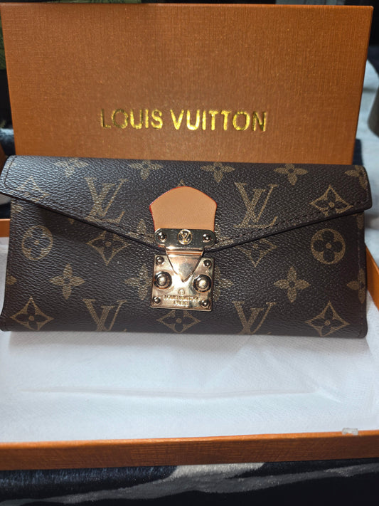 L 004 Monogram  Wallet