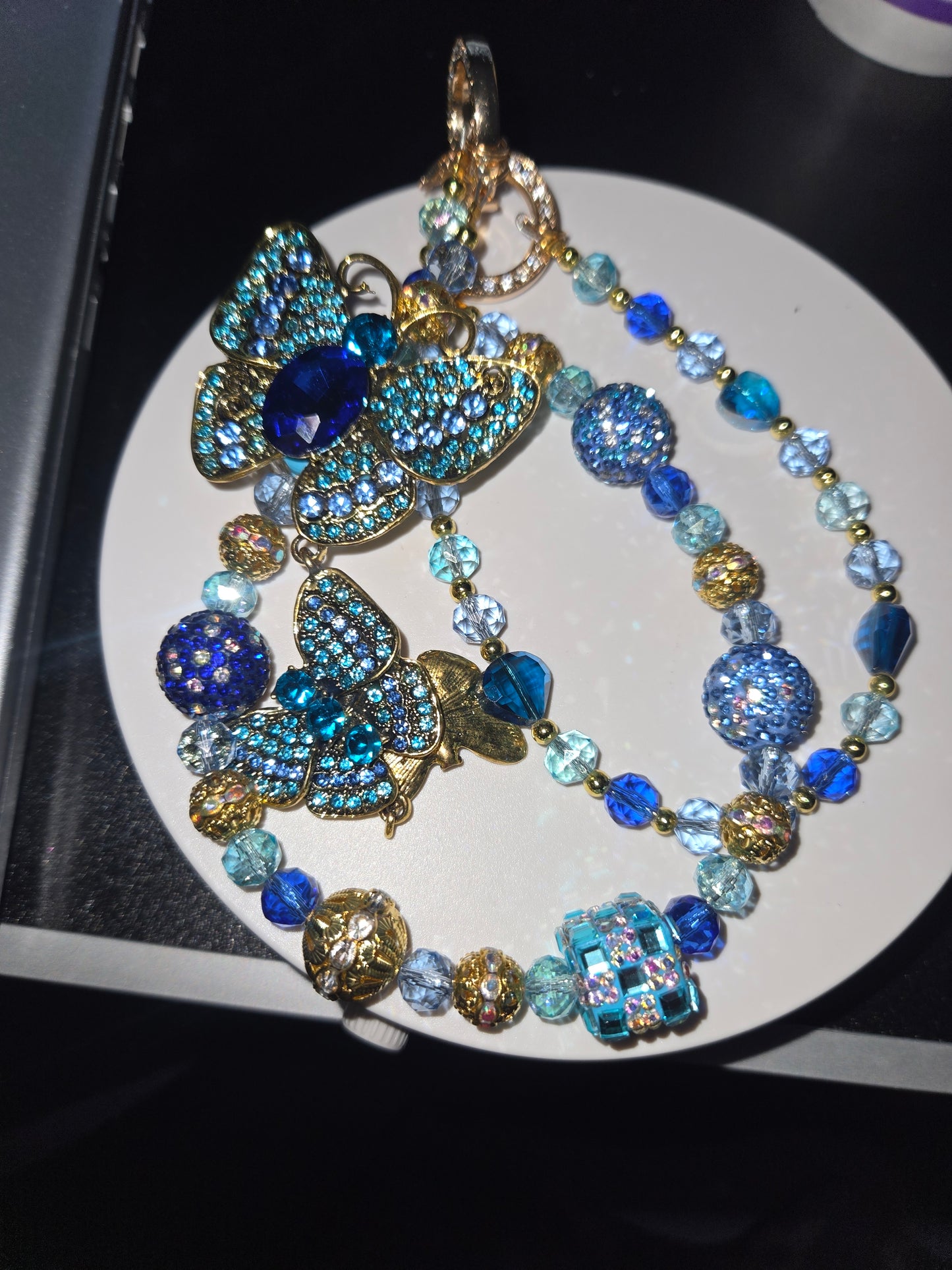 BCH  000 Blue 3 Butterflies Chain