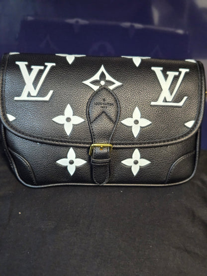 LV 25 LV Diane Black/White