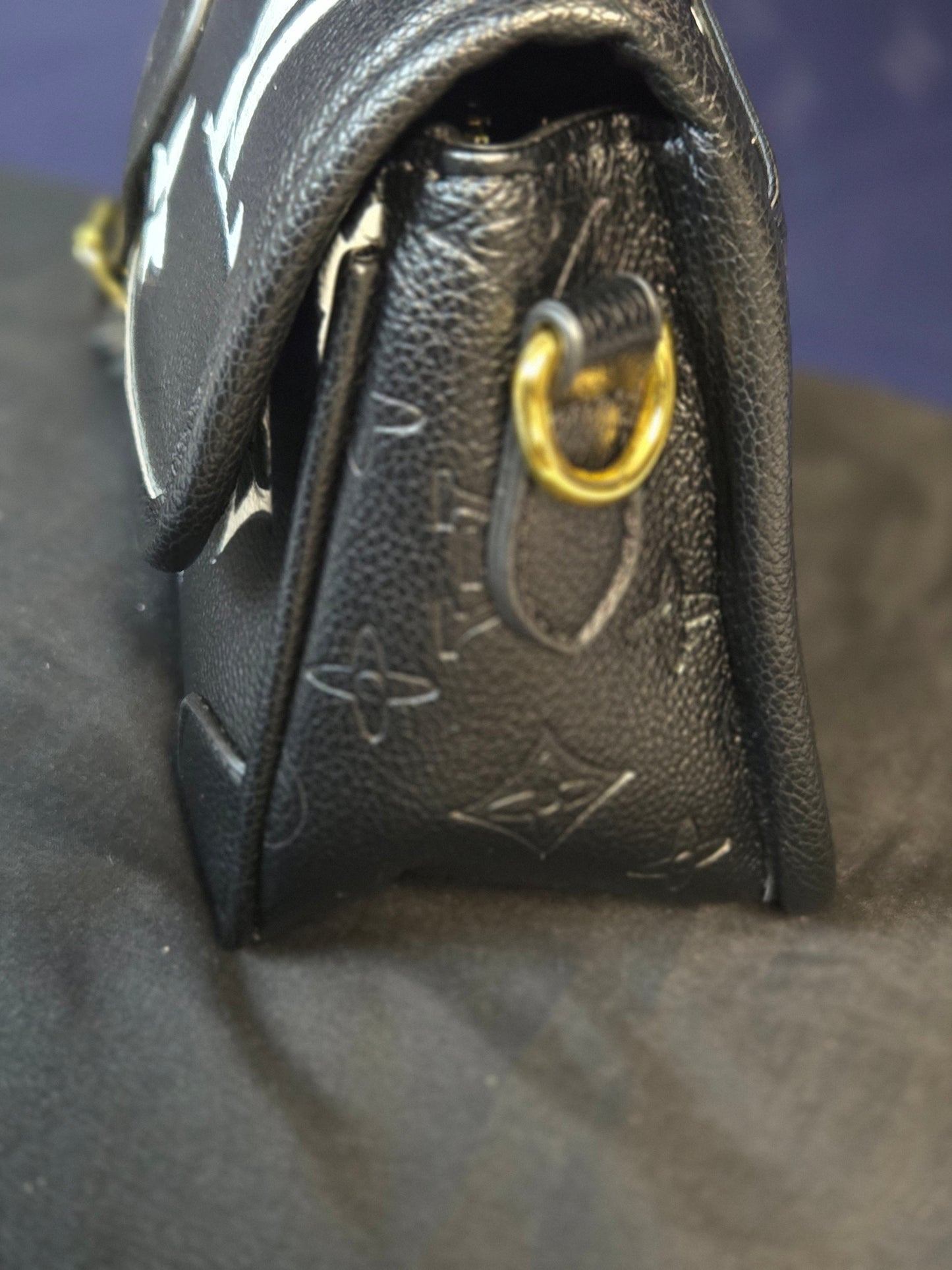 LV 25 LV Diane Black/White