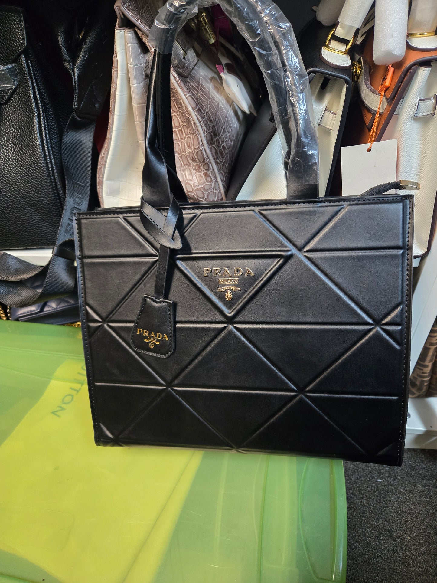 Pra Tote 001