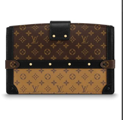 LV32 Pochette Trunk Clutch