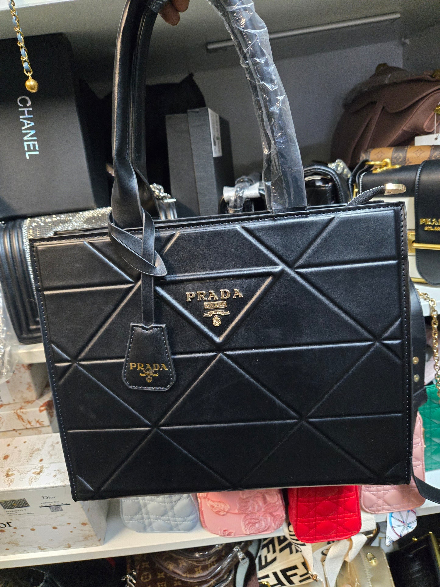 Pra Tote 001