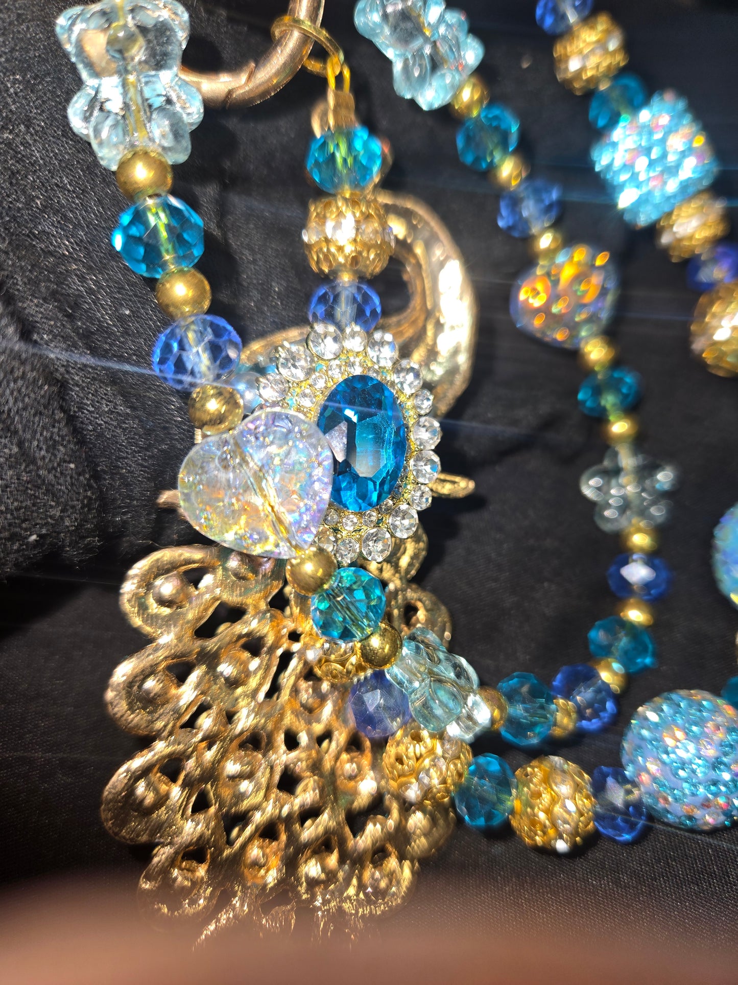 BCH  00 Blue Peacock Chain